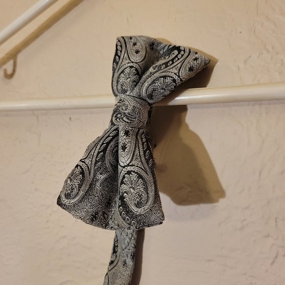 Vintage Paisley Pre-tied Bow Tie - Picture 1 of 3
